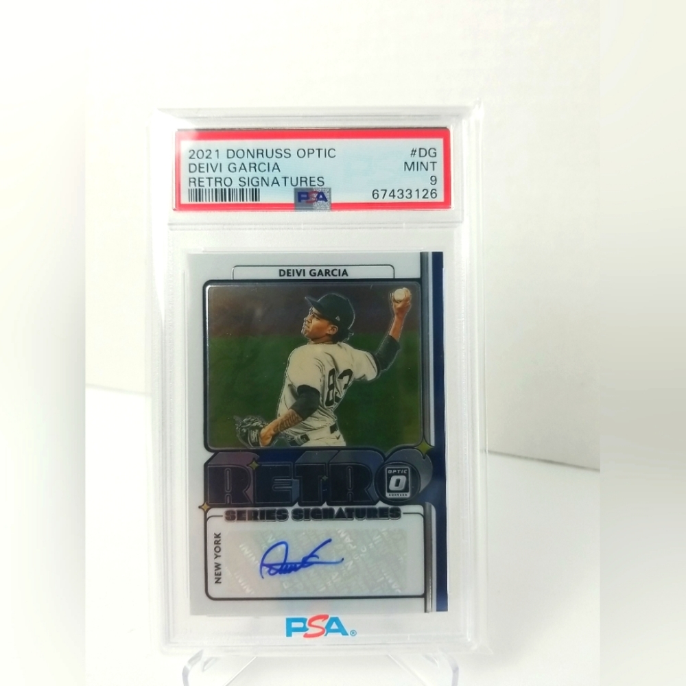 2021 Donruss Optic Deivi Garcia RC Auto Retro Signatures #RET-DG PSA 9 MINT